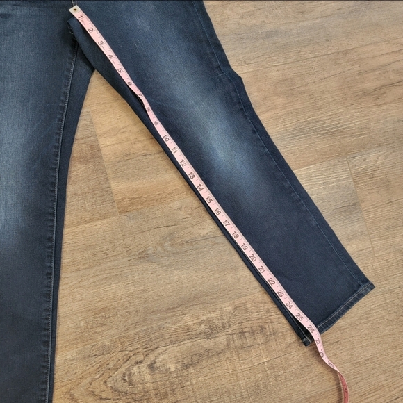 Levi's Curvy Straight Cropped Jeans Sculpt Soft Stretch NWT Waist Sz 24 Ret $99 - Picture 8 of 13